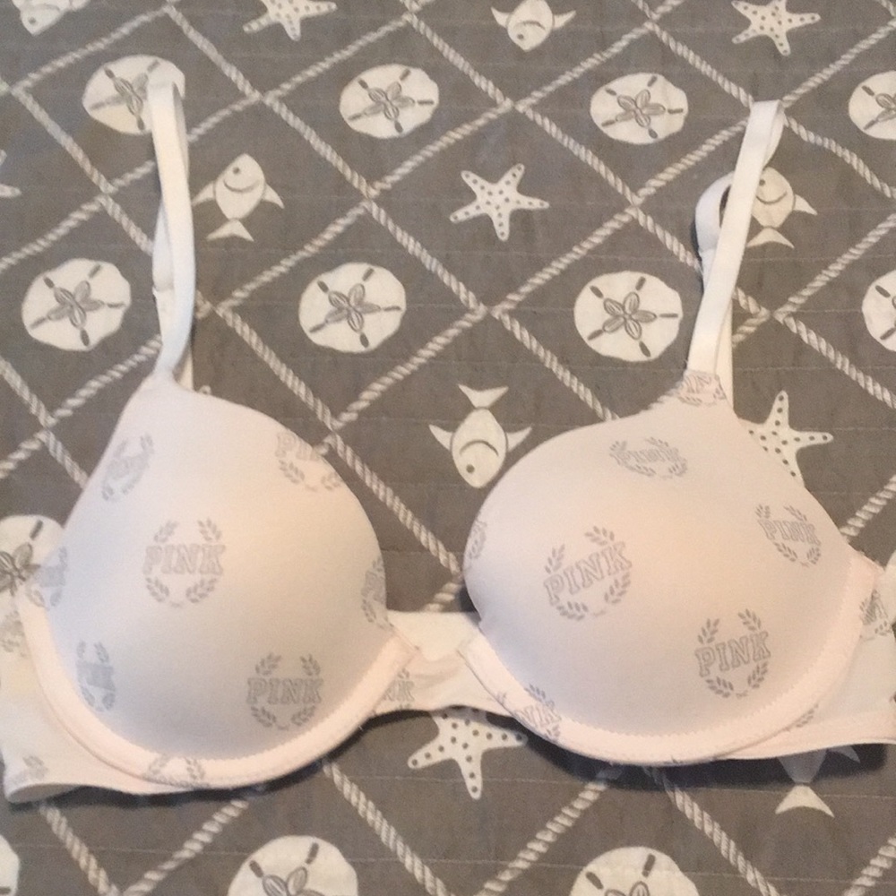 🛍 2 For $13.00 Pink Victoria Secret Bra🛍